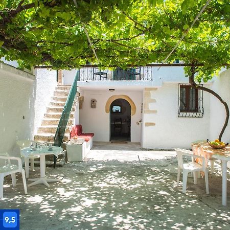 Archontiko Tzitzifes Villa Екстериор снимка