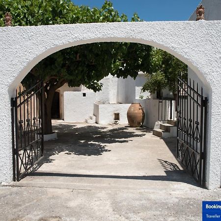 Archontiko Tzitzifes Villa Екстериор снимка